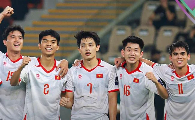 Giao diện thân thiện của 77 Ball App iOS